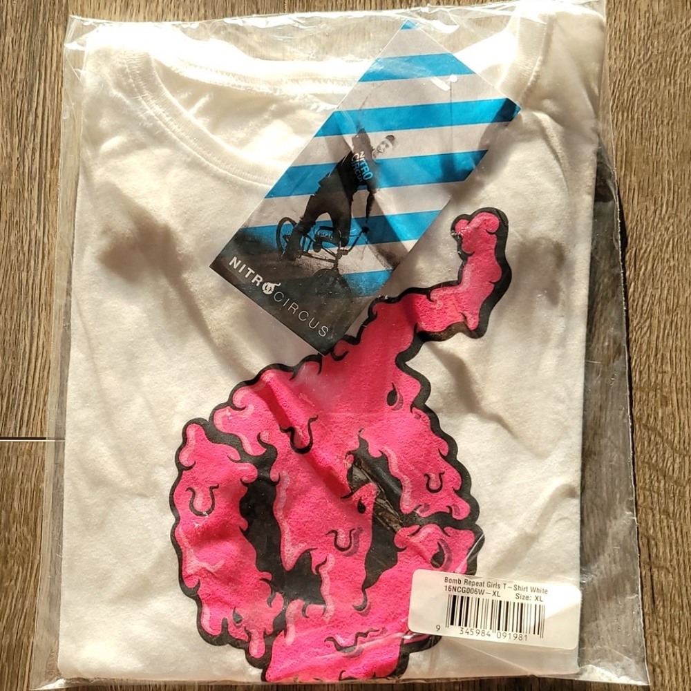 Nitro Circus Bomb Repeat Girls T-Shirt White NWT X